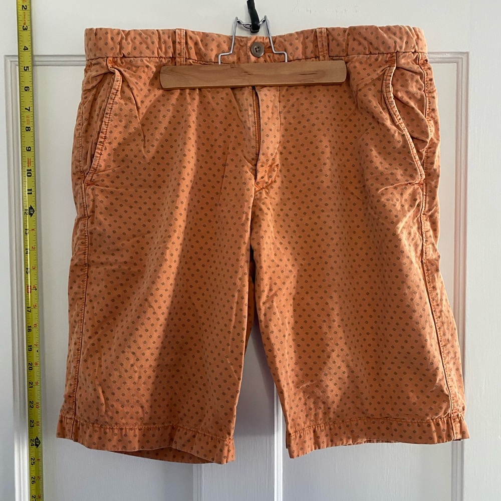 Uniqlo Shorts - Orange Unique Shorts perfect for vacation